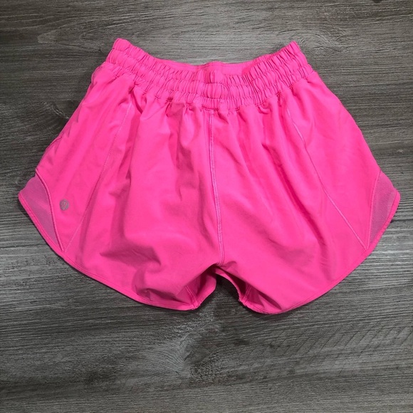 Lululemon Hotty Hot Short II *Long 4" LR - Picture 4 of 8